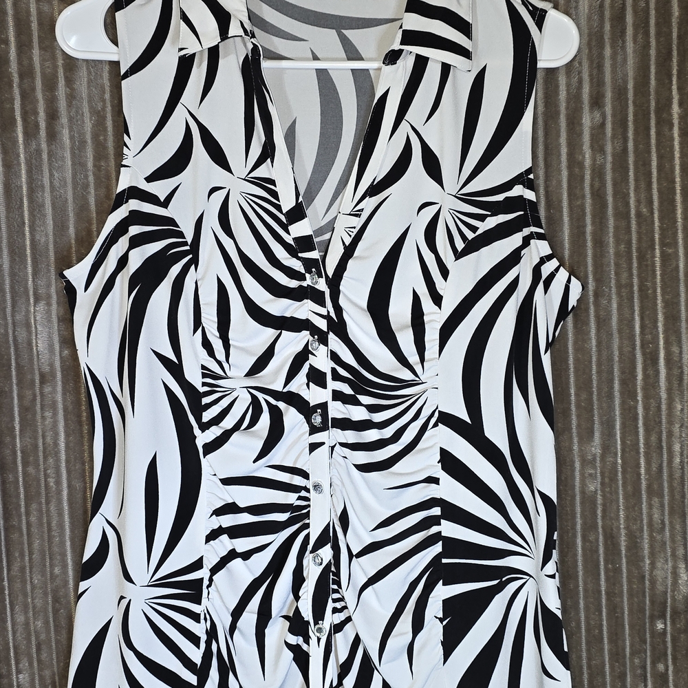 New York & Company Monochrome Abstract Blouse